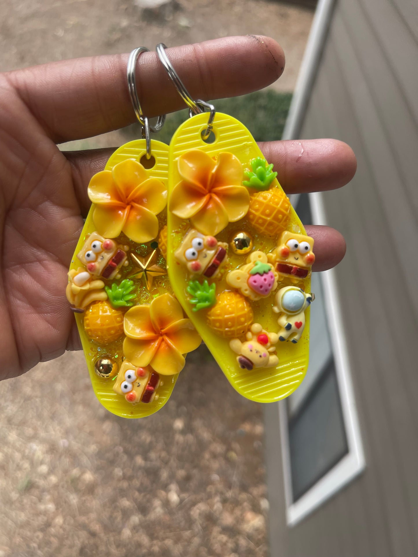 Yellow sponge keychain